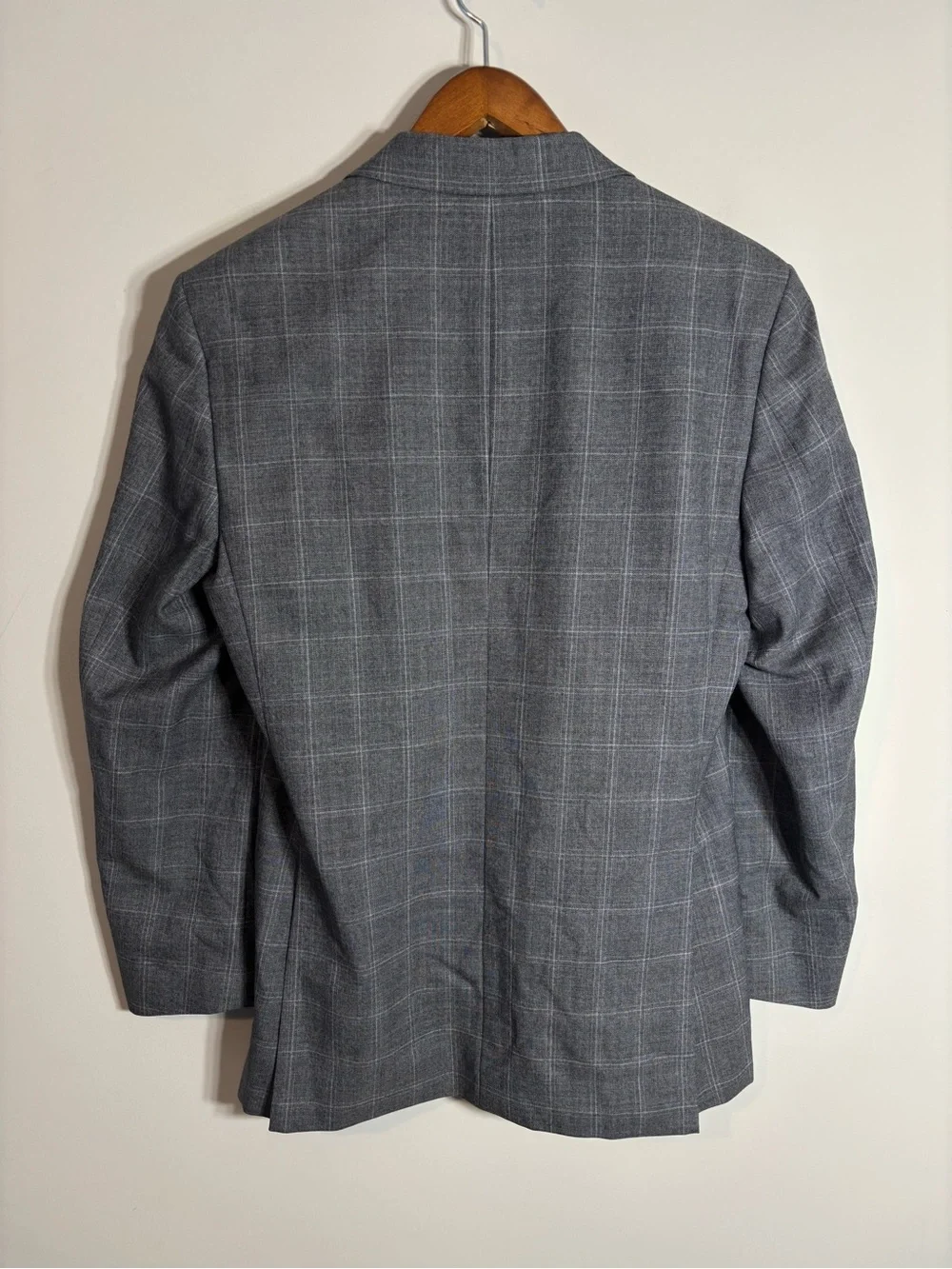 Jos A Bank Traveler Collection Grey Checkered Blazer 40L Wool